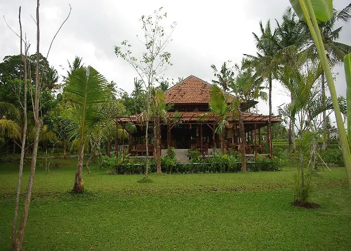 Bhanuswari & Hotel 4*
