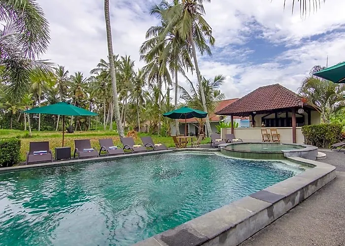Hotel Bhanuswari & 4*