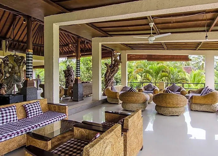Bhanuswari & Hotel 4*