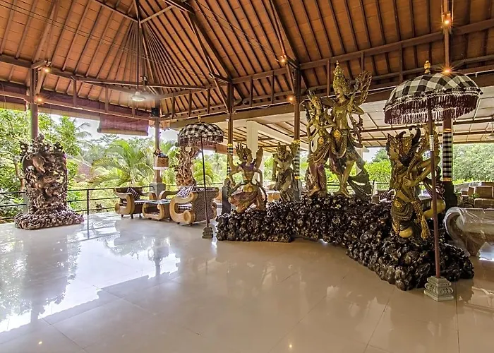 Bhanuswari & Hotel 4*