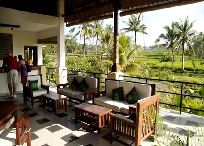 Hotel Bhanuswari & 4*