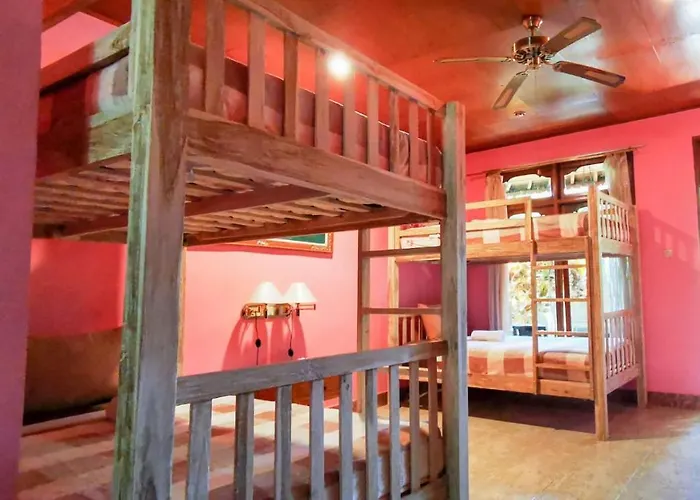 Hotel Bhanuswari & 4*